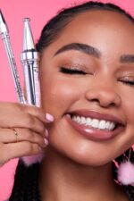 Benefit Fluff Up Brow Wax